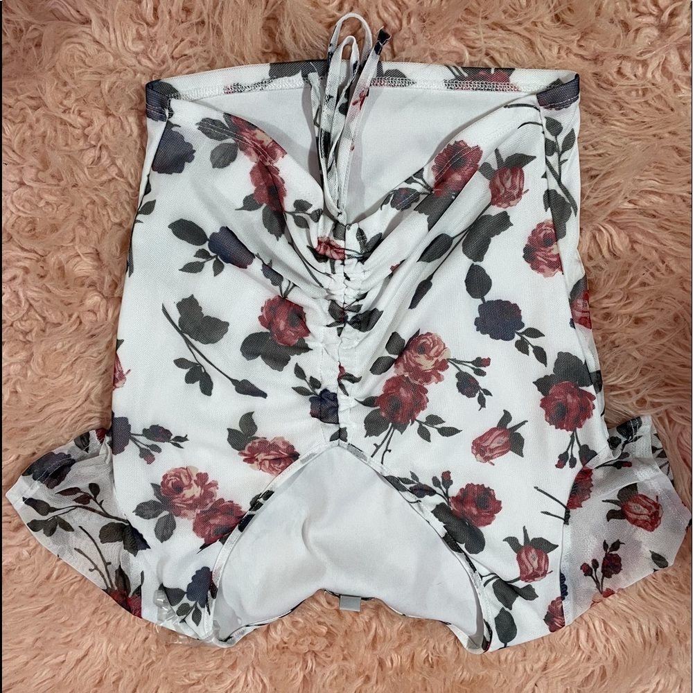 im selling these clothes, some are medium and small - Picture 3 of 9